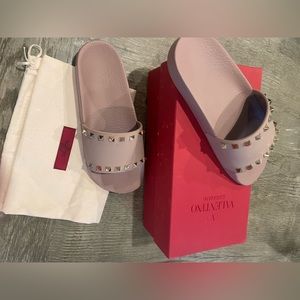 Valentino rock Stud slides size 8 women’s